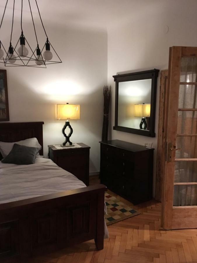 Vintage Apartment บูคาเรสต์ ภายนอก รูปภาพ